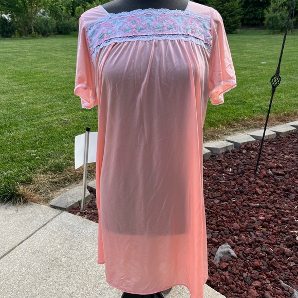 Vintage MMI ladies nightgown size M - Picture 1 of 5